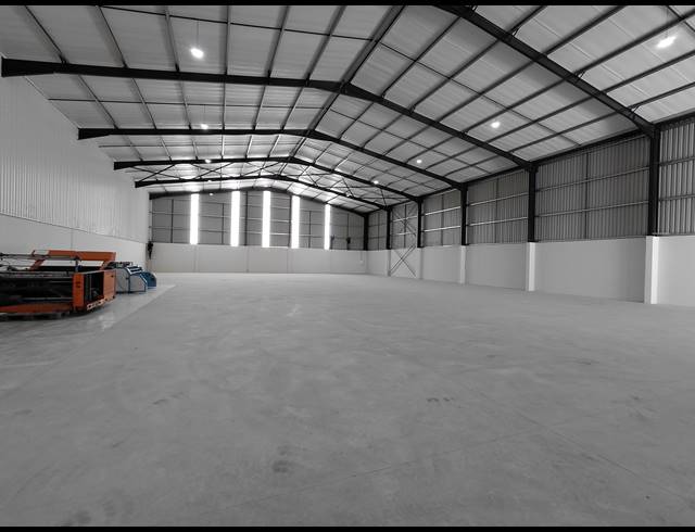 1,050M² WAREHOUSE TO LET IN CLAYVILLE